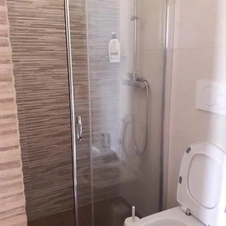 Villetta Santa Maria Al Bagno 度假居 圣玛丽亚巴格诺